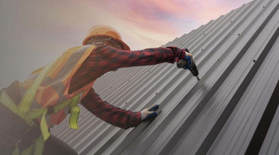 Expert Emergency Roof Repairs services in Oskaloosa, IA